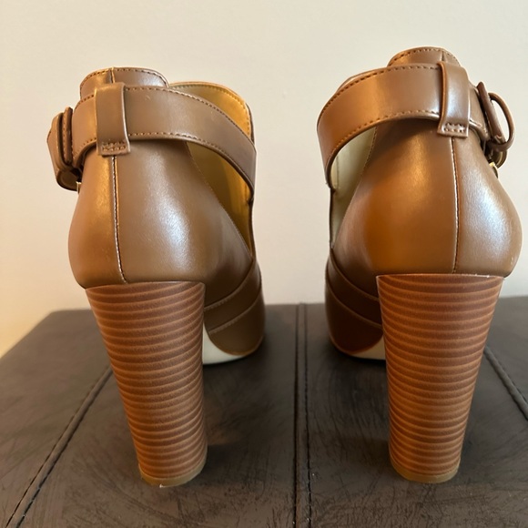 Michael Kors - Size 8 - Picture 5 of 7